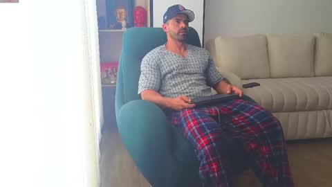 Andrew online show from March 1, 1:40 pm