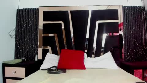 Joanandres2003 online show from January 2, 6:45 pm