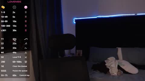 andrewmhilton_ online show from October 27, 6:24 am