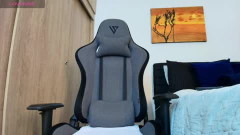 andrewstelee online show from April 17, 5:32 am