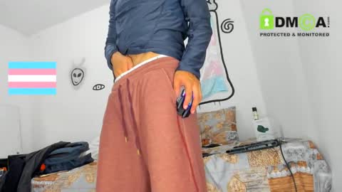 hugeclit  online show from March 7, 11:16 pm