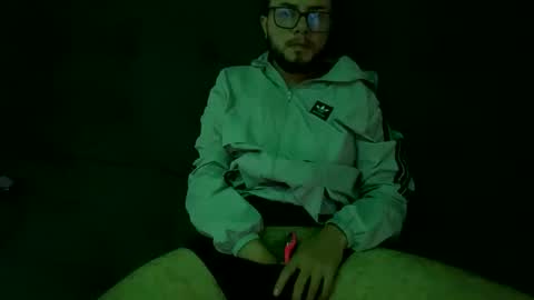 hugeclit  online show from April 16, 12:16 pm