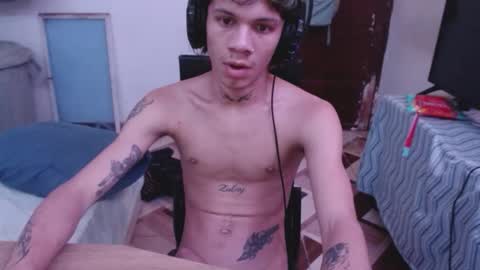 andy_dan1 online show from May 13, 10:25 am