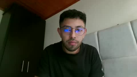 andy_zxx online show from April 28, 4:22 pm