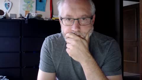 Snapshot of andyberg8 chatting on October 13, 6:26 am Andy online show from October 13, 6:26 am