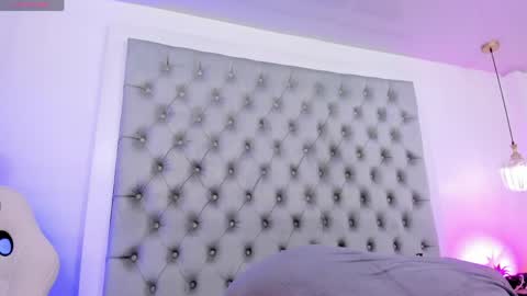 anette_cooper online show from May 30, 4:22 am