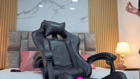 angel__kiss online show from April 14, 1:36 pm