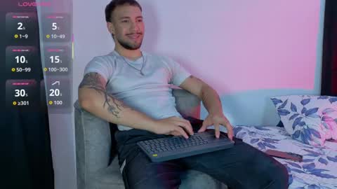angel_kyrozz online show from May 10, 8:15 pm