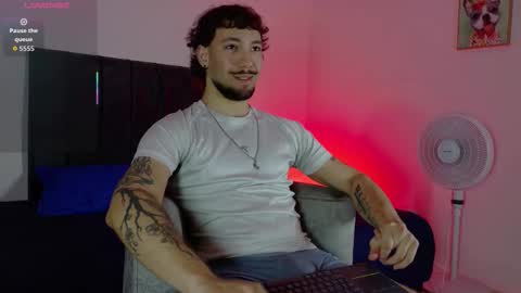 angel_kyrozz online show from February 22, 7:05 pm