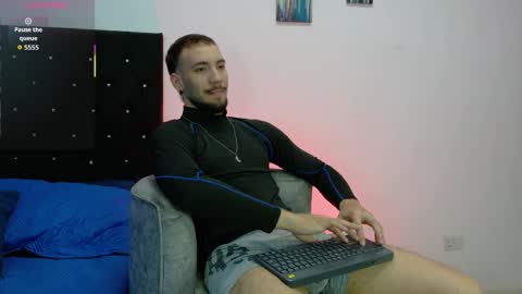 angel_kyrozz online show from April 3, 7:21 pm