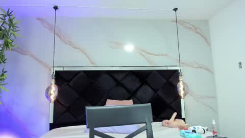 ANGELA online show from September 20, 1:36 pm