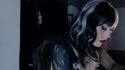 Angela help me reach 100 thumbs up online show from November 30, 6:59 pm