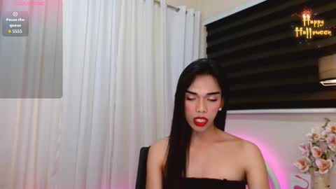 Snapshot of angelamonroe chatting on October 30, 9:59 pm SENORITA online show from October 30, 9:59 pm