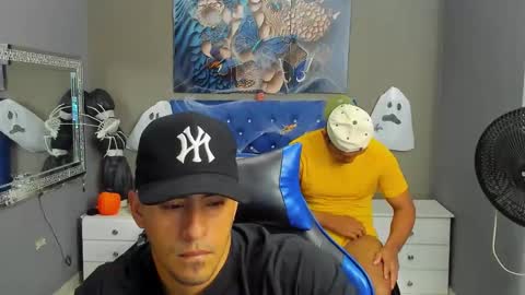 Snapshot of angelandchris chatting on October 25, 12:27 pm Angel And Cris online show from October 25, 12:27 pm