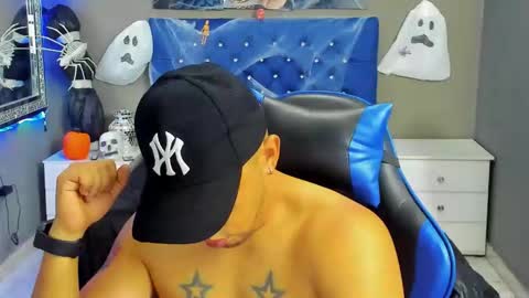 Snapshot of angelandchris chatting on October 27, 12:16 pm Angel And Cris online show from October 27, 12:16 pm