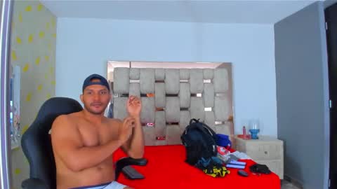 Snapshot of angelandchris chatting on September 17, 12:30 pm Angel And Cris online show from September 17, 12:30 pm