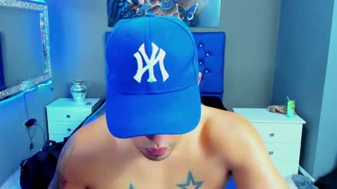 Snapshot of angelandchris chatting on September 25, 12:45 pm Angel And Cris online show from September 25, 12:45 pm