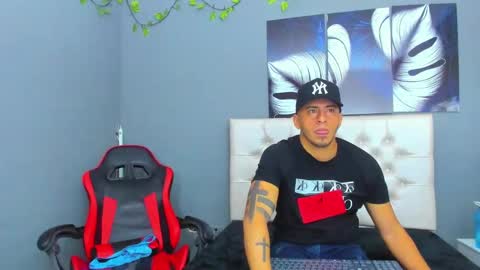 Snapshot of angelandchris chatting on September 26, 1:41 pm Angel And Cris online show from September 26, 1:41 pm