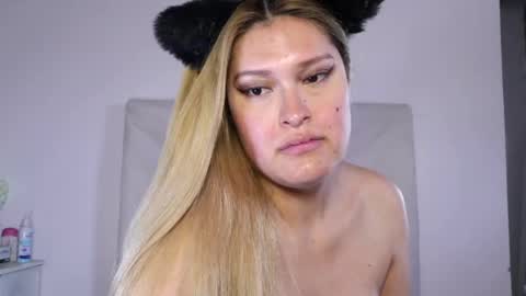 Snapshot of angelas_dream chatting on September 19, 7:17 pm angelas_dream online show from September 19, 7:17 pm