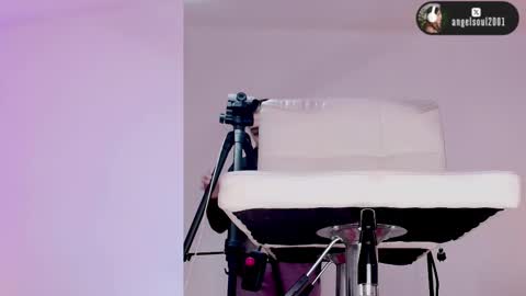 angel online show from February 15, 8:13 am