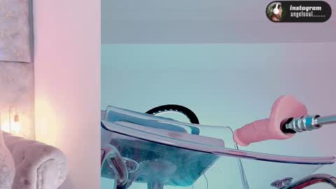 angel online show from March 3, 8:21 am