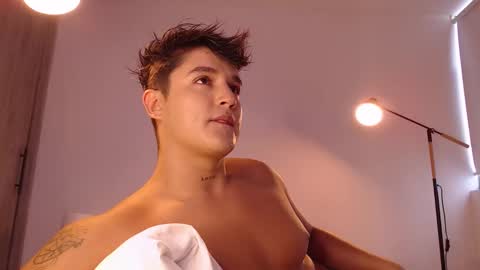 Angel online show from November 12, 9:06 pm