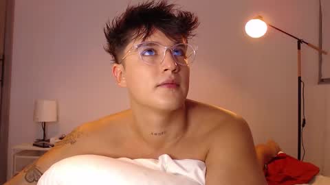 Angel online show from December 4, 12:21 am