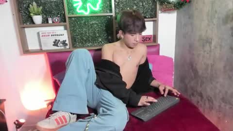 Angel dust online show from December 1, 10:30 pm