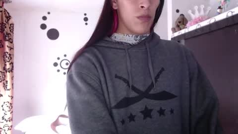 Snapshot of angele_johnson chatting on March 7, 8:22 pm angele online show from March 7, 8:22 pm