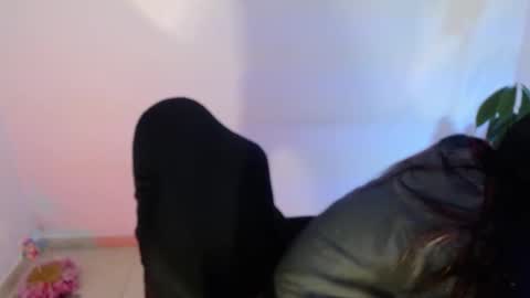 Snapshot of angele_johnson chatting on October 1, 7:46 pm angele online show from October 1, 7:46 pm