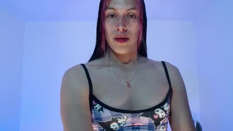 Snapshot of angele_johnson chatting on October 8, 9:21 pm angele online show from October 8, 9:21 pm