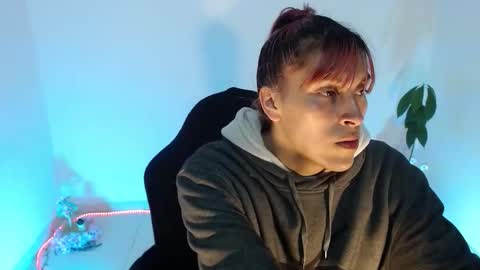 Snapshot of angele_johnson chatting on October 13, 2:24 am angele online show from October 13, 2:24 am