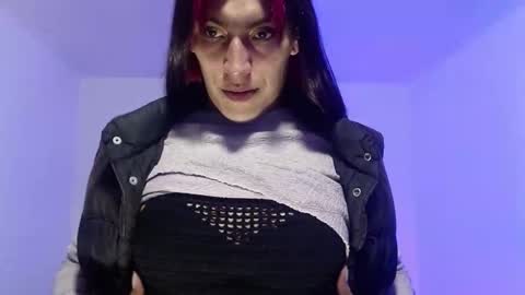 Snapshot of angele_johnson chatting on September 10, 3:07 am angele online show from September 10, 3:07 am