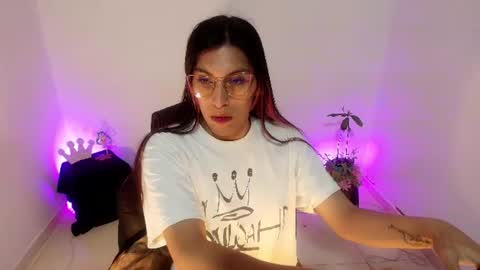 angele online show from August 2, 7:04 pm