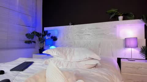 angelina_hilton online show from May 11, 2:45 pm