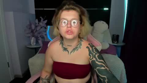 angelina_meaw online show from August 3, 8:38 am