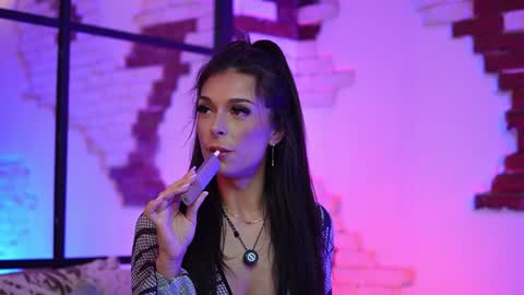 Snapshot of angelinagia chatting on January 18, 1:19 am  Angelina  online show from January 18, 1:19 am