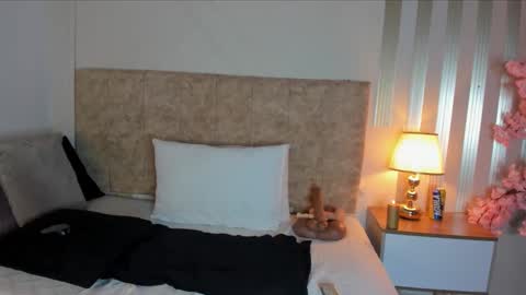 angelinarouse_ online show from December 3, 4:24 am