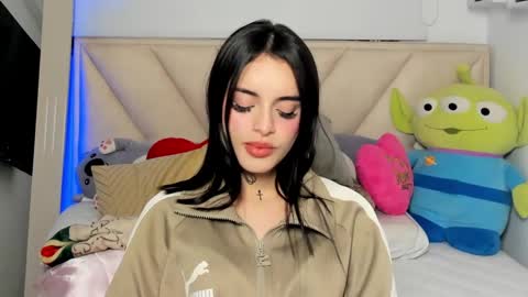 Snapshot of angeline__smith chatting on March 4, 7:41 am Angeline Smith  online show from March 4, 7:41 am