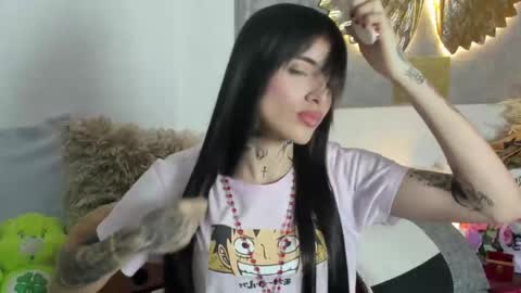 Snapshot of angeline__smith chatting on October 16, 9:02 pm Angeline Smith  online show from October 16, 9:02 pm