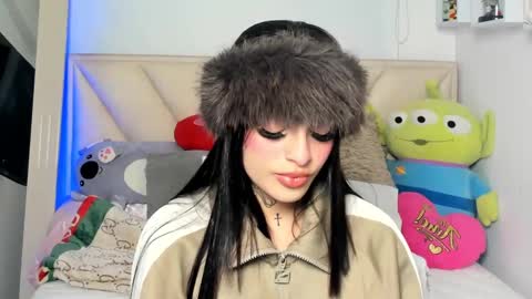 Snapshot of angeline__smith chatting on March 6, 6:41 am Angeline Smith  online show from March 6, 6:41 am