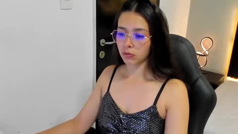 angeline_davies online show from November 8, 4:04 am