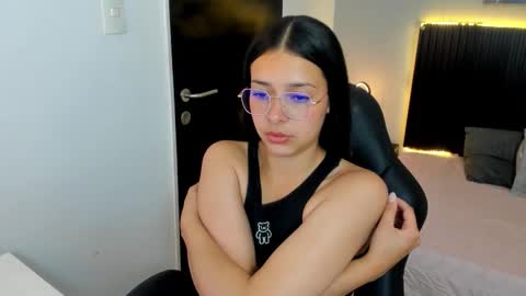 Snapshot of angeline_davies chatting on October 23, 4:03 am angeline_davies online show from October 23, 4:03 am
