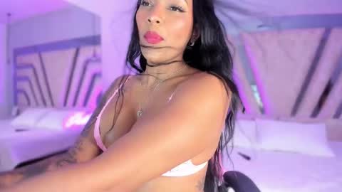 Angeline Heet online show from November 12, 4:04 am