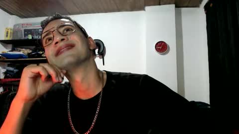 angelitoguerra2024 online show from March 18, 1:44 am