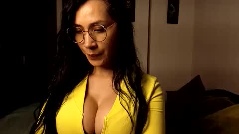  ANGELA ISABELLA  online show from January 14, 12:29 am