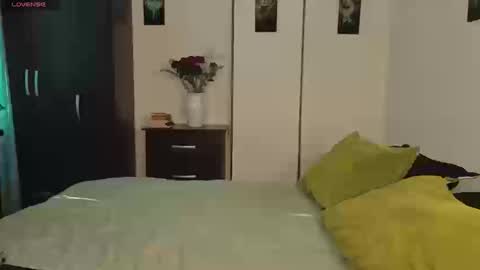  ANGELA ISABELLA  online show from March 21, 8:35 pm