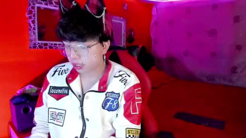 Snapshot of angellonfire chatting on October 12, 4:38 am Angel  online show from October 12, 4:38 am