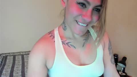 Snapshot of angellys_fit chatting on October 22, 2:08 pm Angel online show from October 22, 2:08 pm