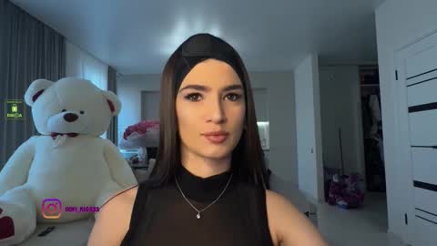 Snapshot of angelmi171 chatting on October 18, 1:26 pm angelmi171 online show from October 18, 1:26 pm